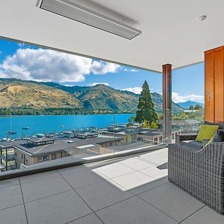Luxurious Lakefront Penthouse Wanaka Exteriör bild