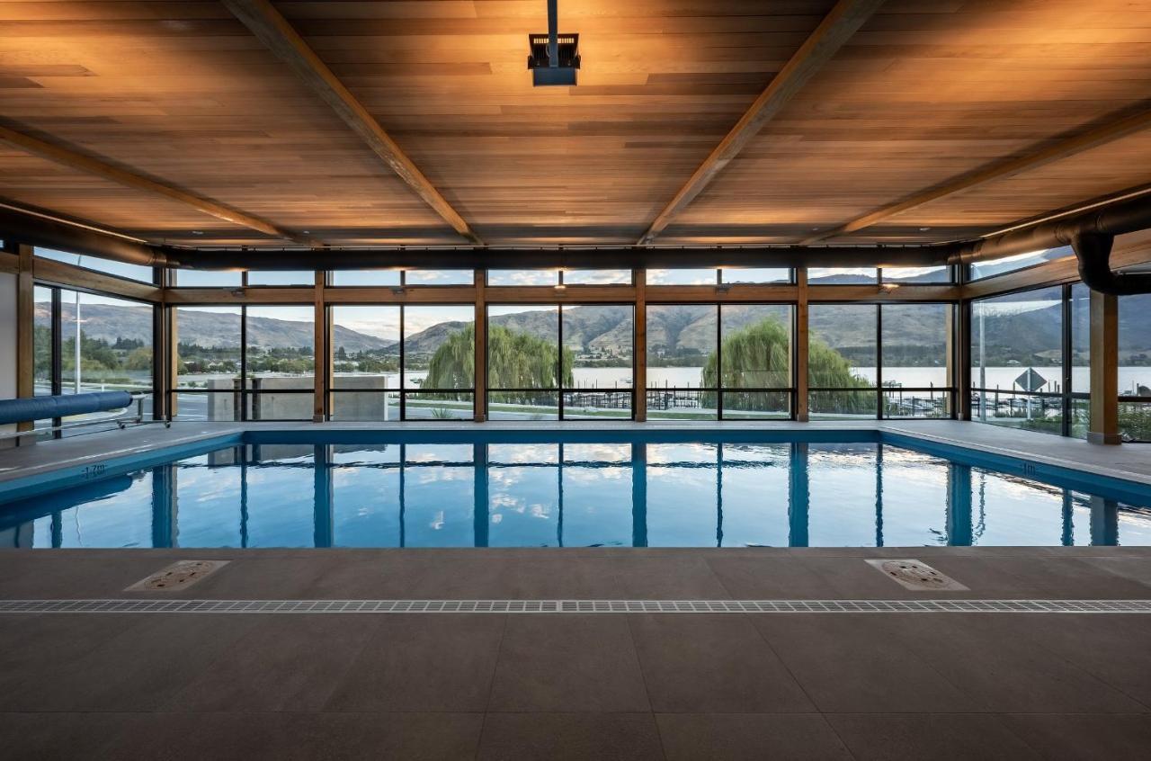 Luxurious Lakefront Penthouse Wanaka Exteriör bild