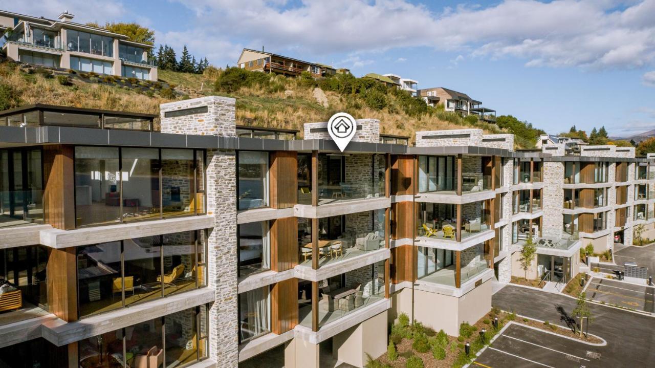 Luxurious Lakefront Penthouse Wanaka Exteriör bild